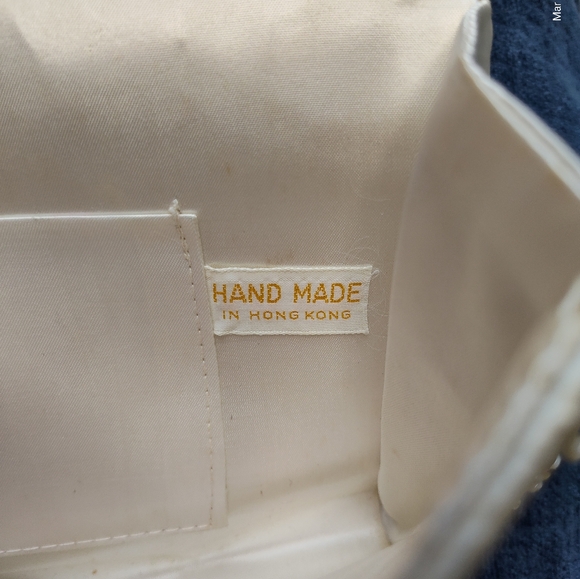 Chic Cream Beaded Clutch - Picture 5 of 7